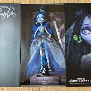 Monster High Skullector Doll -Emily